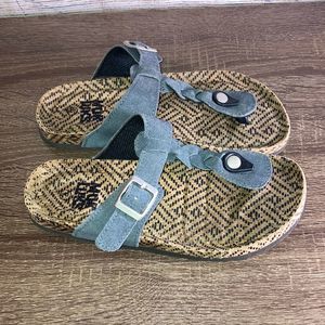 MUK LUKS® Women's Marsha Sandals size 6 gray tans & black